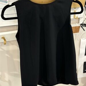 Lovely black flowy sleeveless top